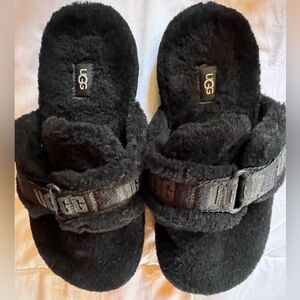 UGG Sz 8